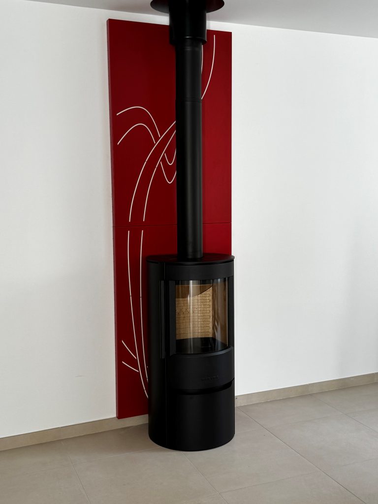 Installation d'un poêle à bois LUMA 4 à Saint-Benoît-des-Ondes (35)